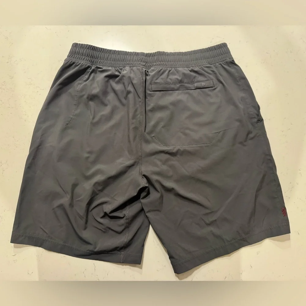 Rhone Men’s Gray Training Shorts Size L Athletic Gym Performance